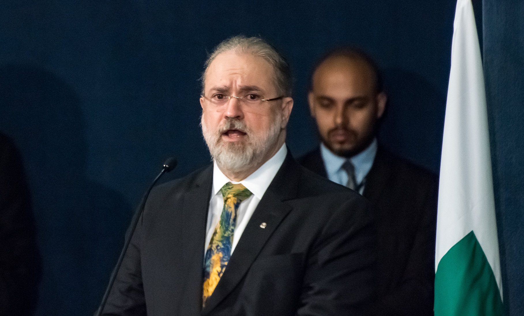 Falta De A O De Aras Contra Presidente Criticada Por Procuradores