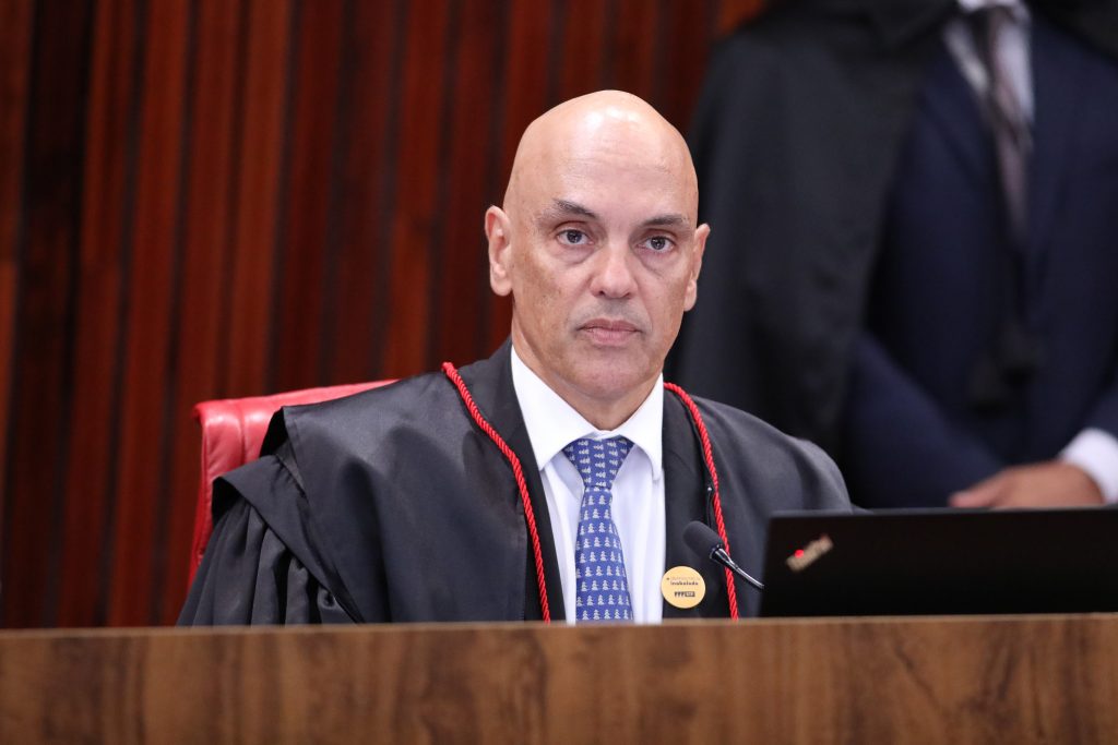 Moraes tira sigilo de depoimentos em inquérito sobre golpe de Estado