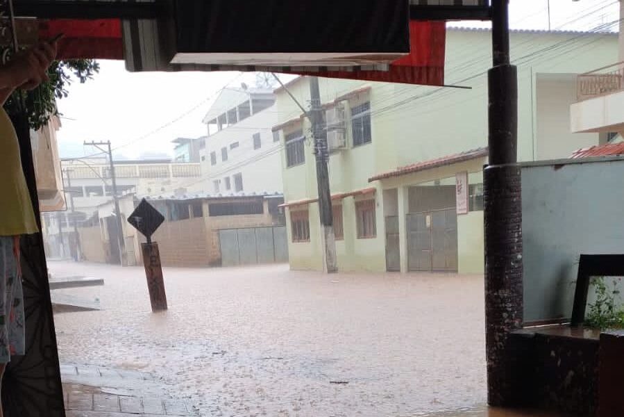 Vendaval E Chuva Forte Assustam Moradores De Alfredo Chaves Es