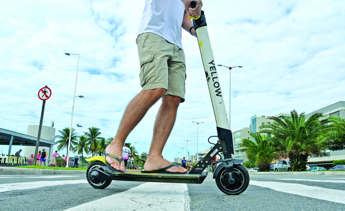 Patinetes elétricos e bikes chegam a Guarapari. Chico Guedes