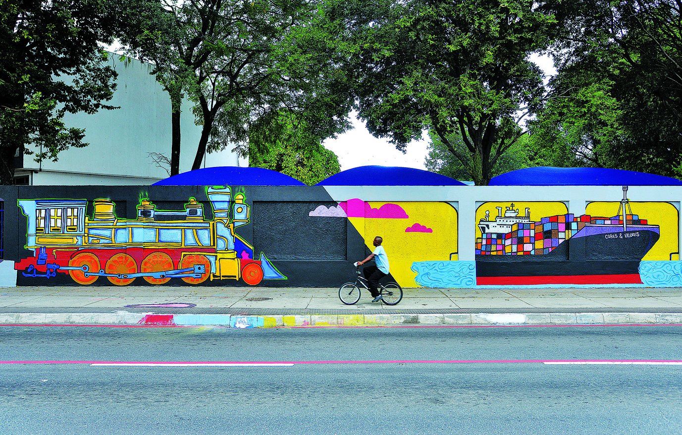Grafite colore os muros do Dnit em Vitória