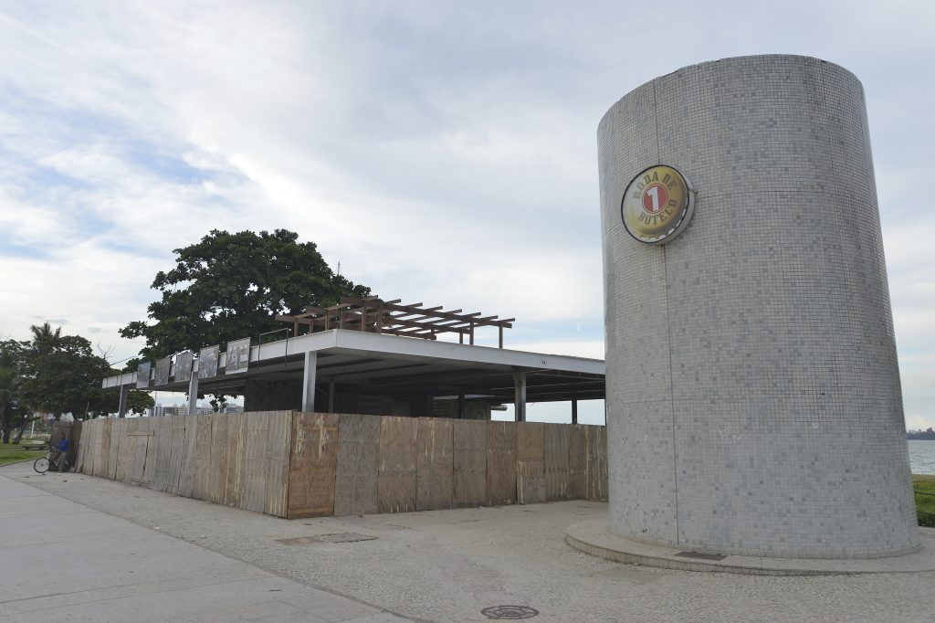 Obra no quiosque 1 de camburi