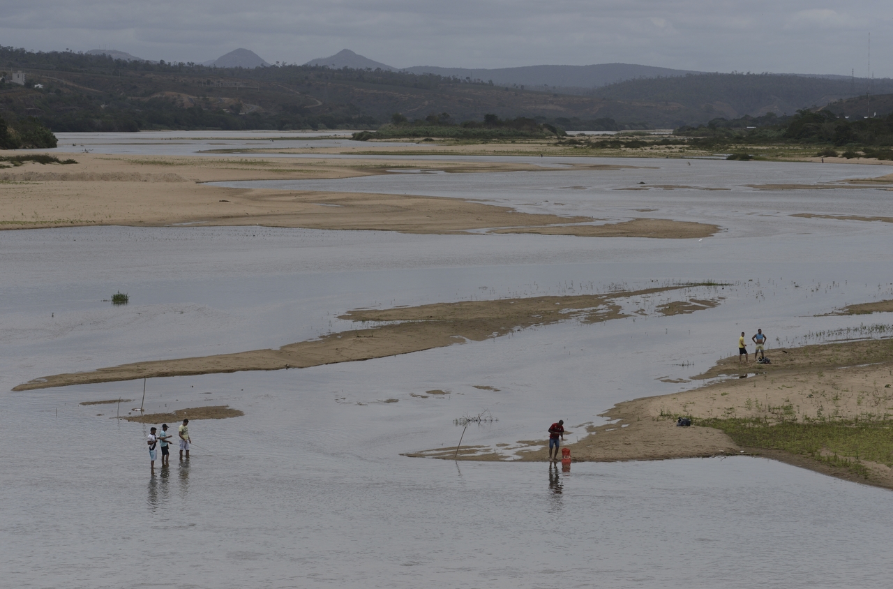 BANCOS DE AREIA NO RIO DOCE