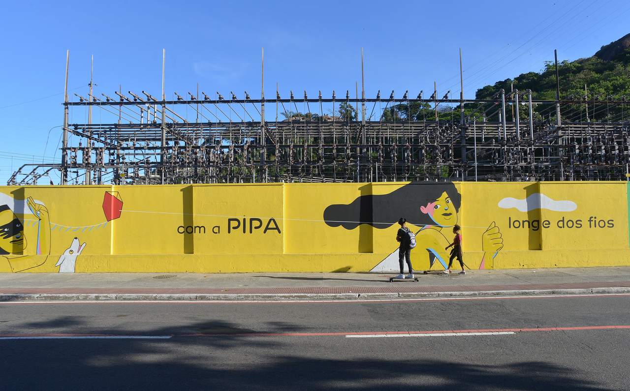 Painel muro da estação da Escelsa, Praia do Suá, Vitória