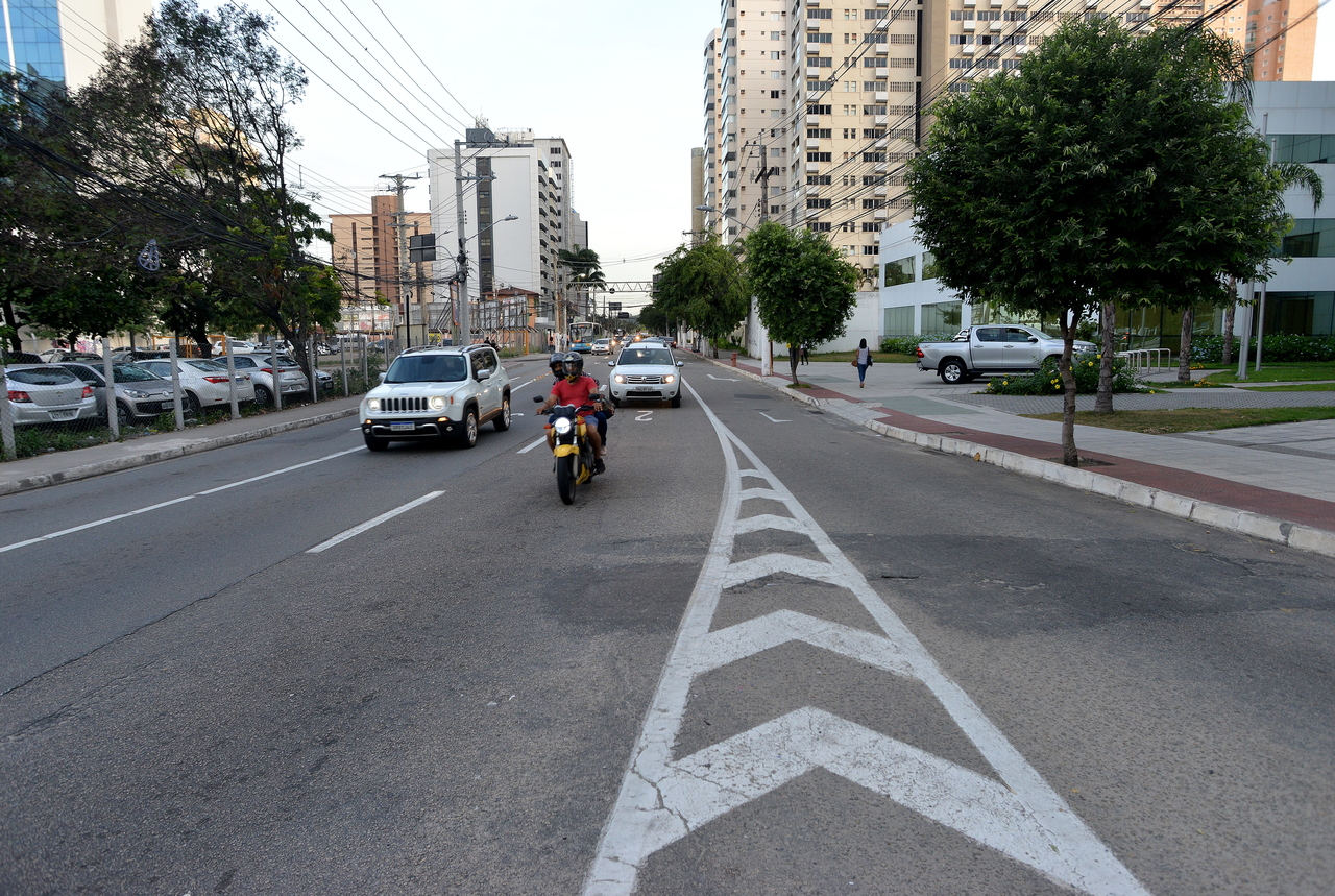 RUA CLOVIS MACHADO