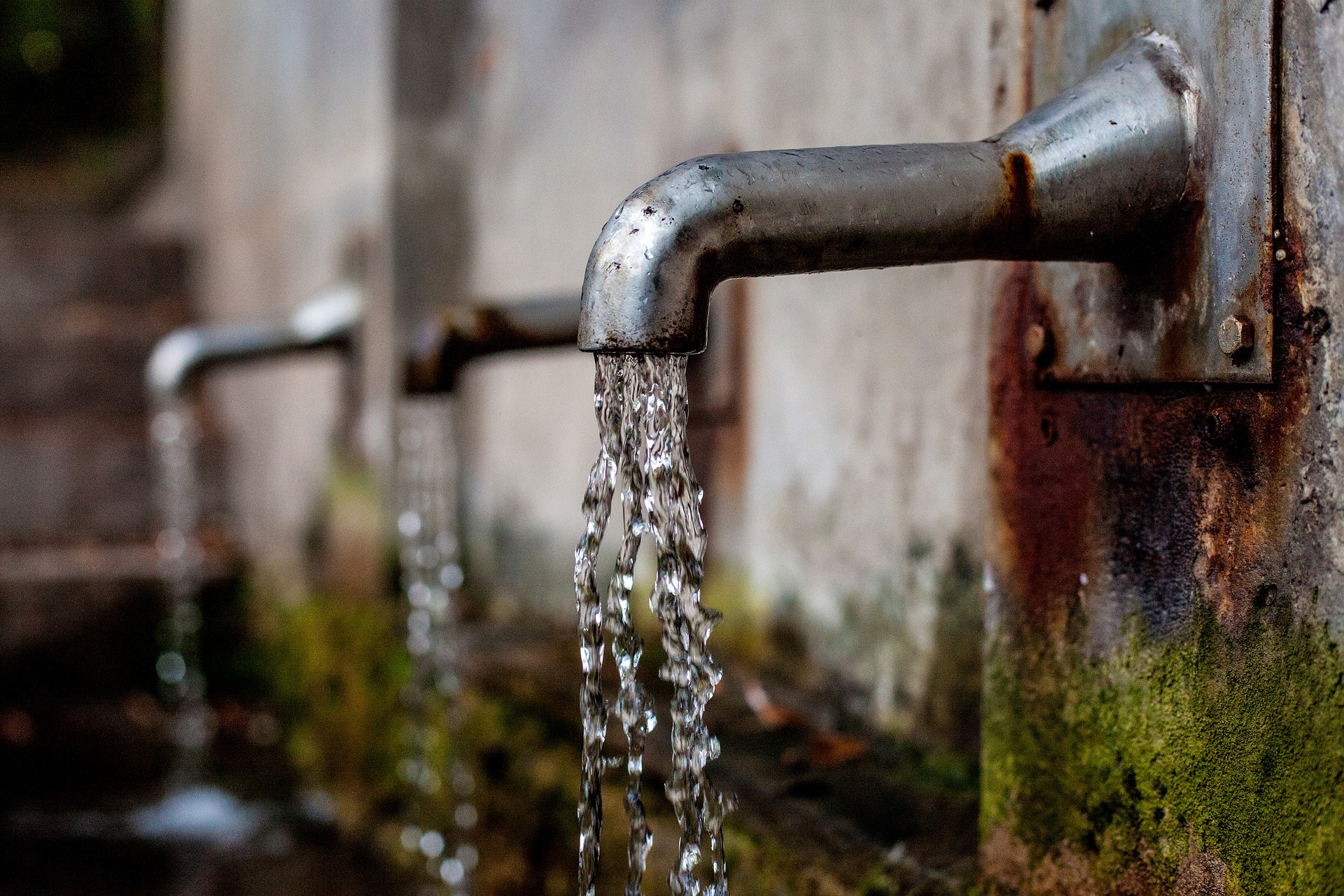 A água da sua casa está com lama? Saiba como descartar e pedir reembolso à Cesan. Foto: Katja Just/Pixabay 