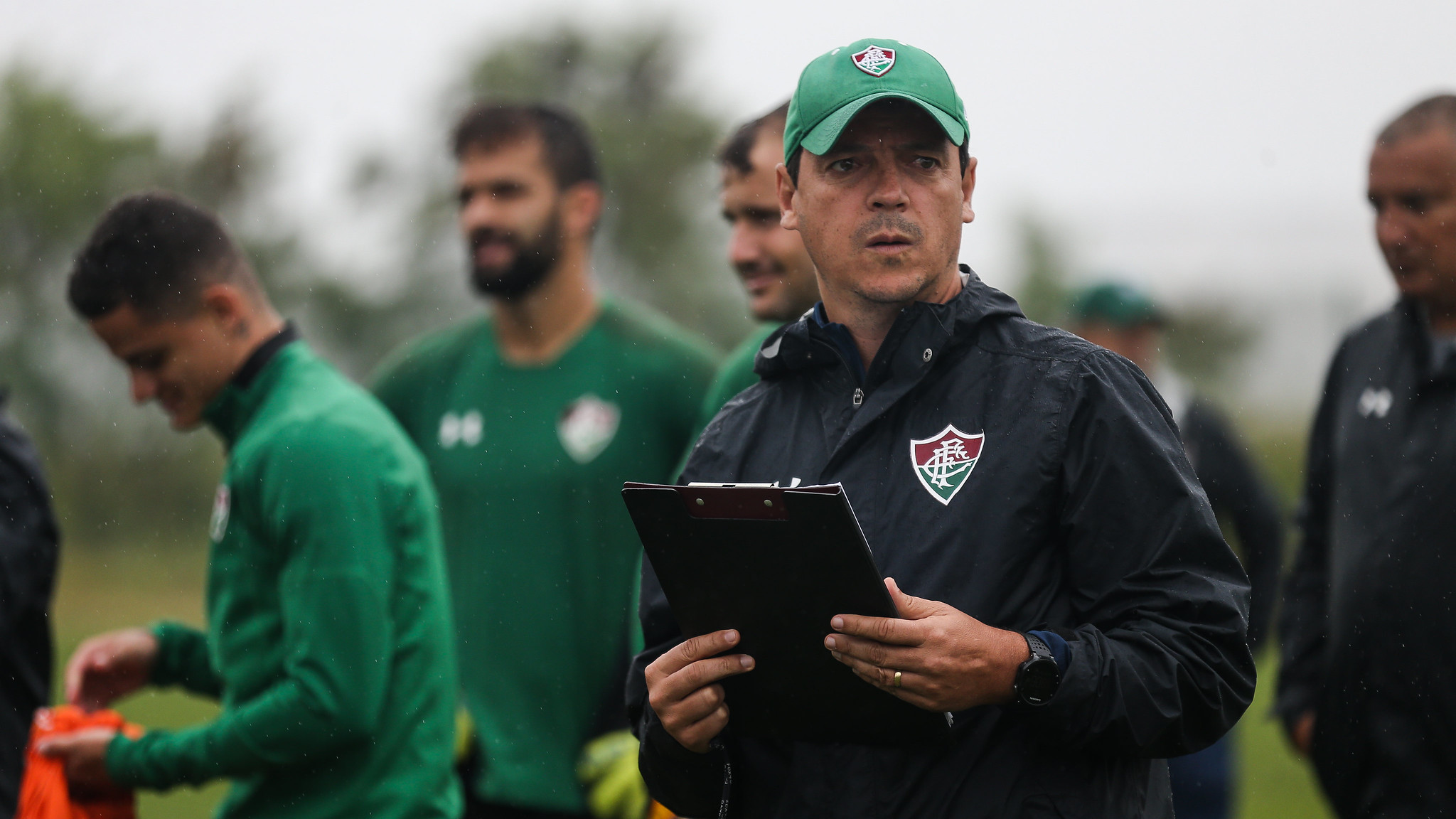 Fluminense demite o técnico Fernando Diniz