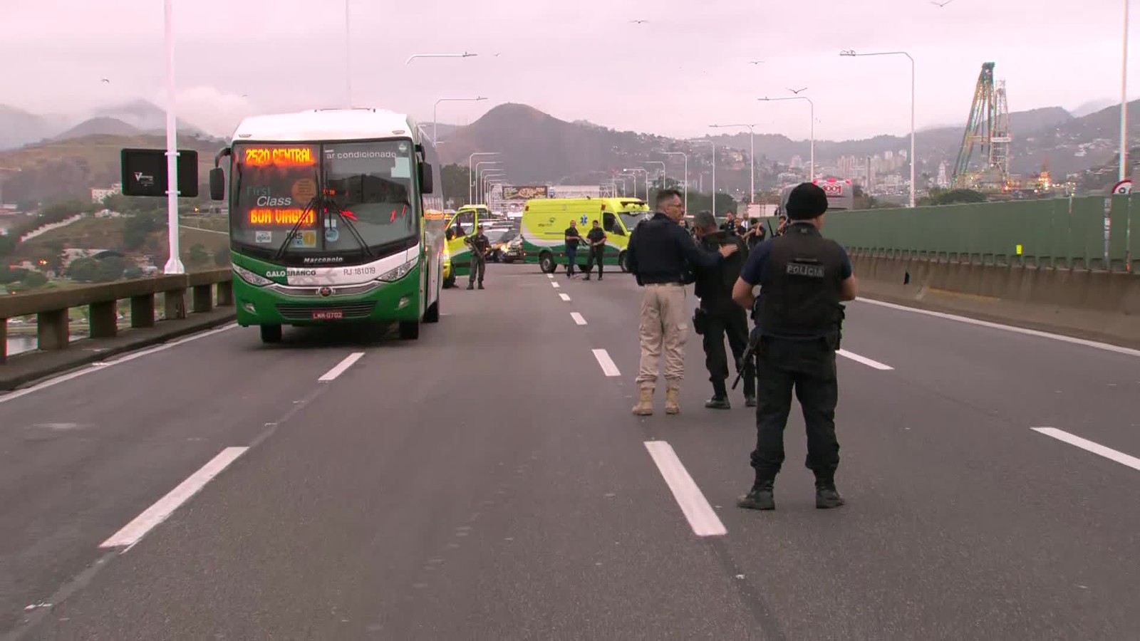 Sequestro ônibus Ponte Rio-Niterói