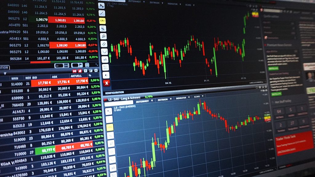 Bolsa retoma patamar de 100 mil pontos pela primeira vez desde março. Foto: Csaba Nagy/Pixabay