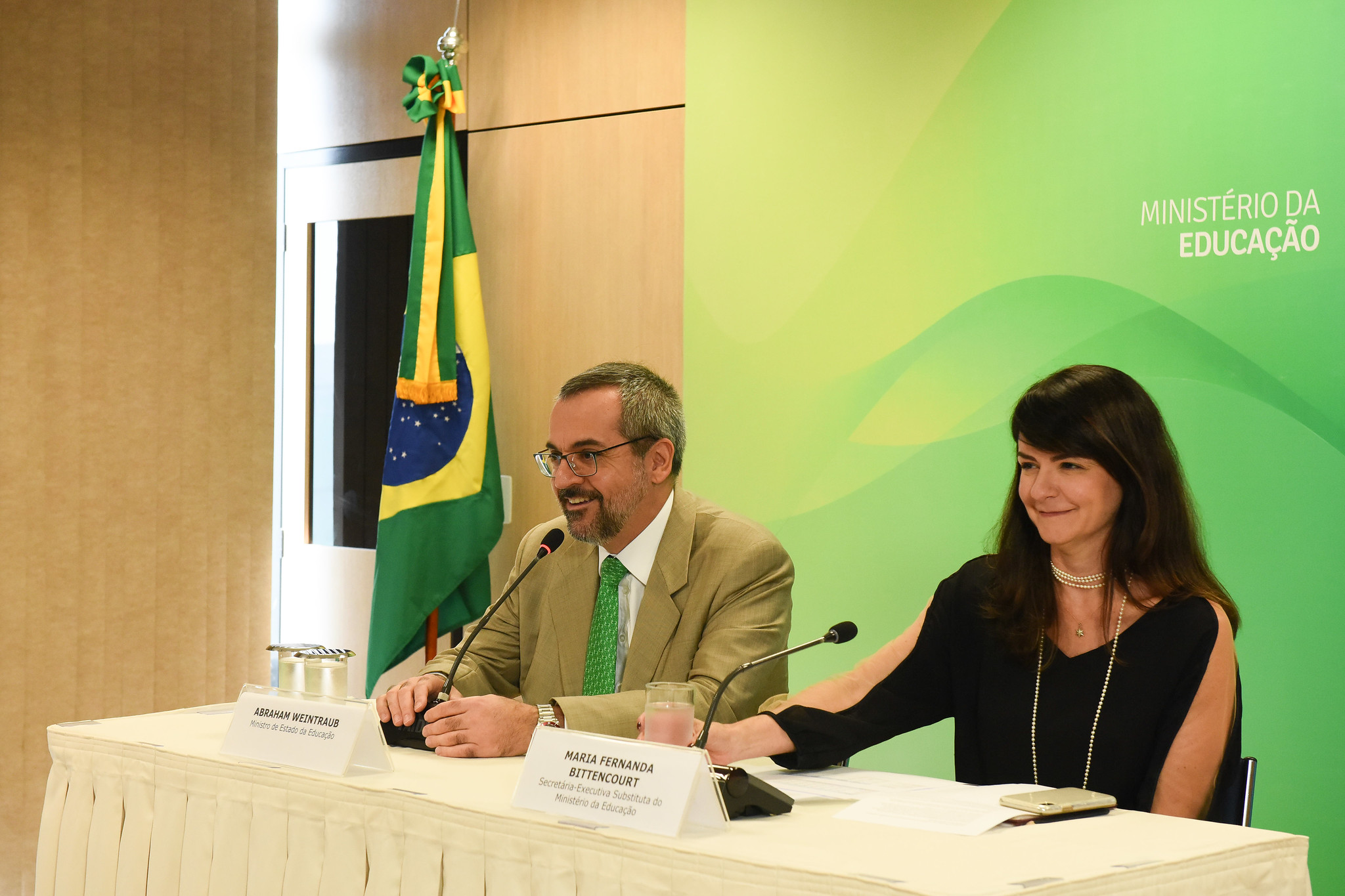 O ministro da Educação, Abraham Weintraub, e a secretária-executiva adjunta do MEC, Maria Fernanda Bittencourt, durante coletiva à imprensa nesta segunda-feira, 30 de setembro. Foto: Luciano Freire/MEC