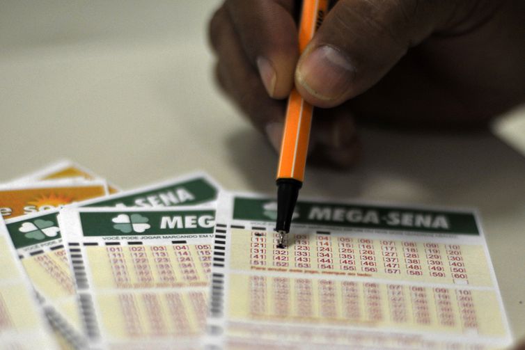 Prêmio da Mega da Virada deve chegar a R$ 300 milhões. Foto: Marcello Casal Jr./Agência Brasil