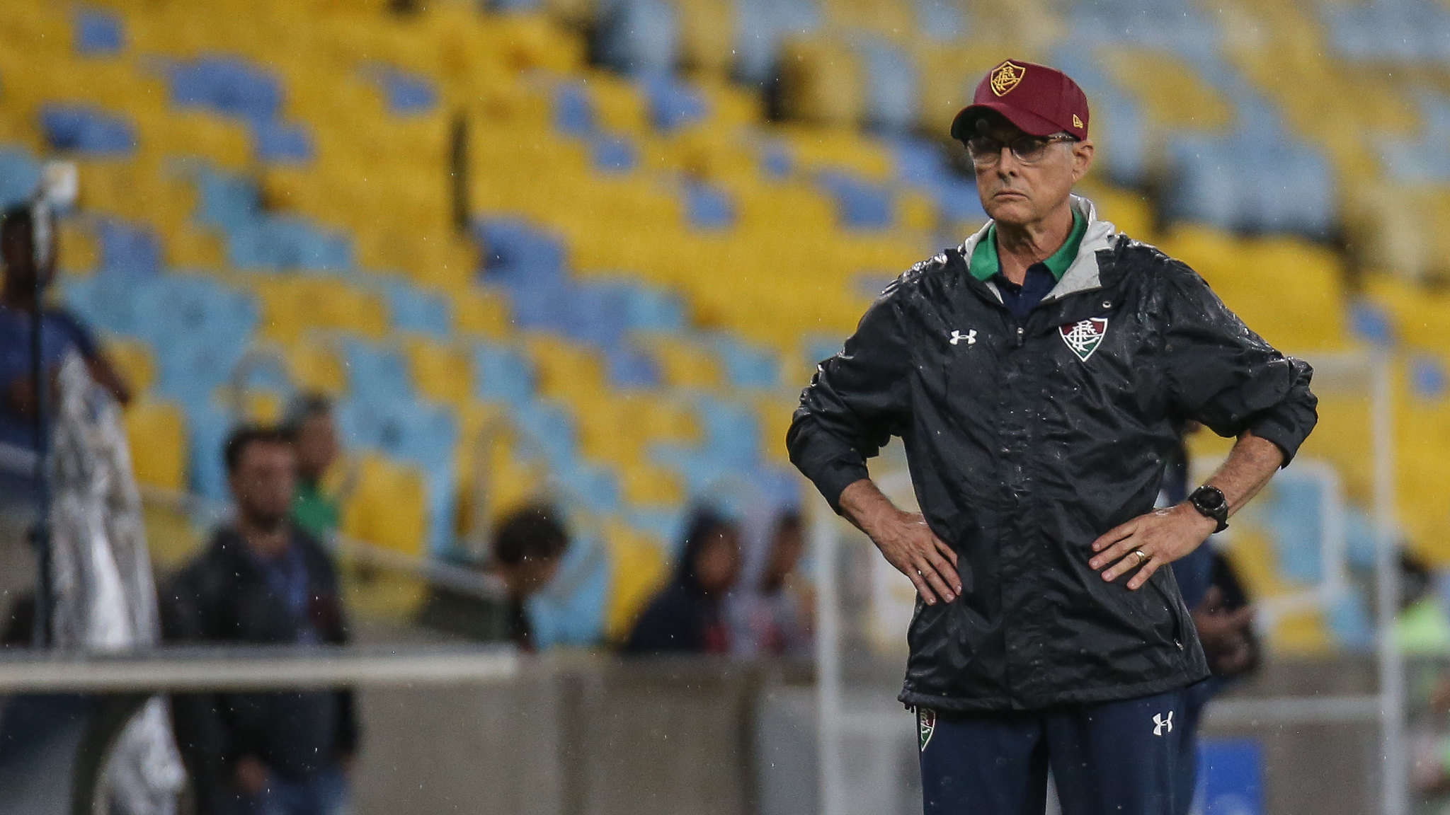 Em coletiva de imprensa, após o jogo, o técnico Oswaldo de Oliveira colou panos quentes sobre a situação e disse já ter resolvido o embate. Foto: Lucas Merçon/Fluminense F.C