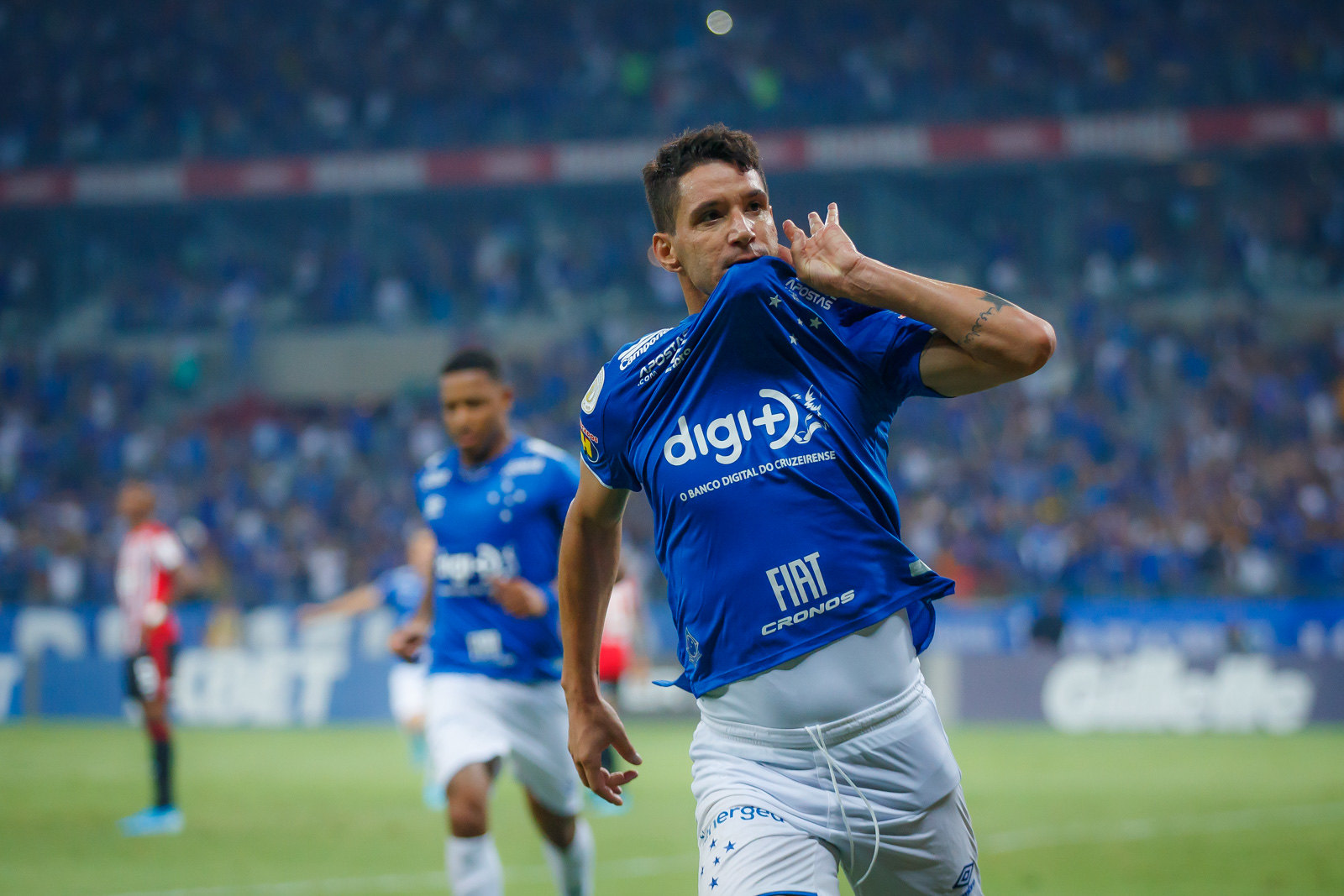 Thiago Neves marcou aos 12 minutos do segundo tempo. O meia era um dos principais alvos de protestos dos torcedores. Antes da partida, em entrevista, Thiago Neves disse vinha usando remédios para dormir por causa da má fase da equipe. Foto: Vinnicius Silva/Cruzeiro
