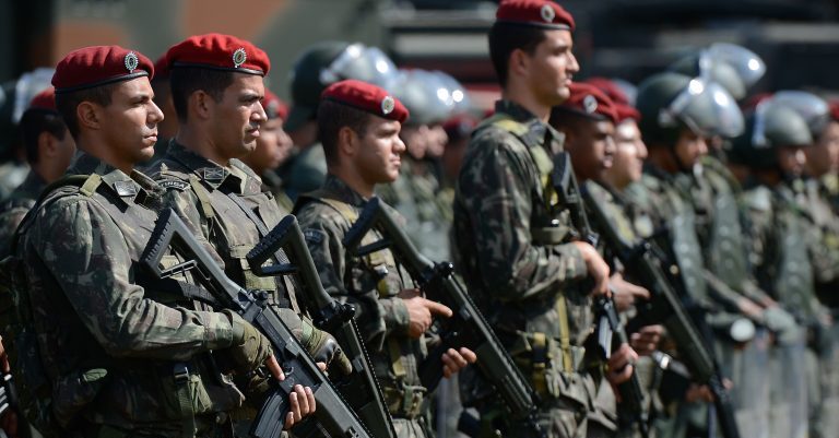 Governo omite há um ano pagamentos a militares da reserva e pensionistas. Foto: Tomaz Silva/Agência Brasil