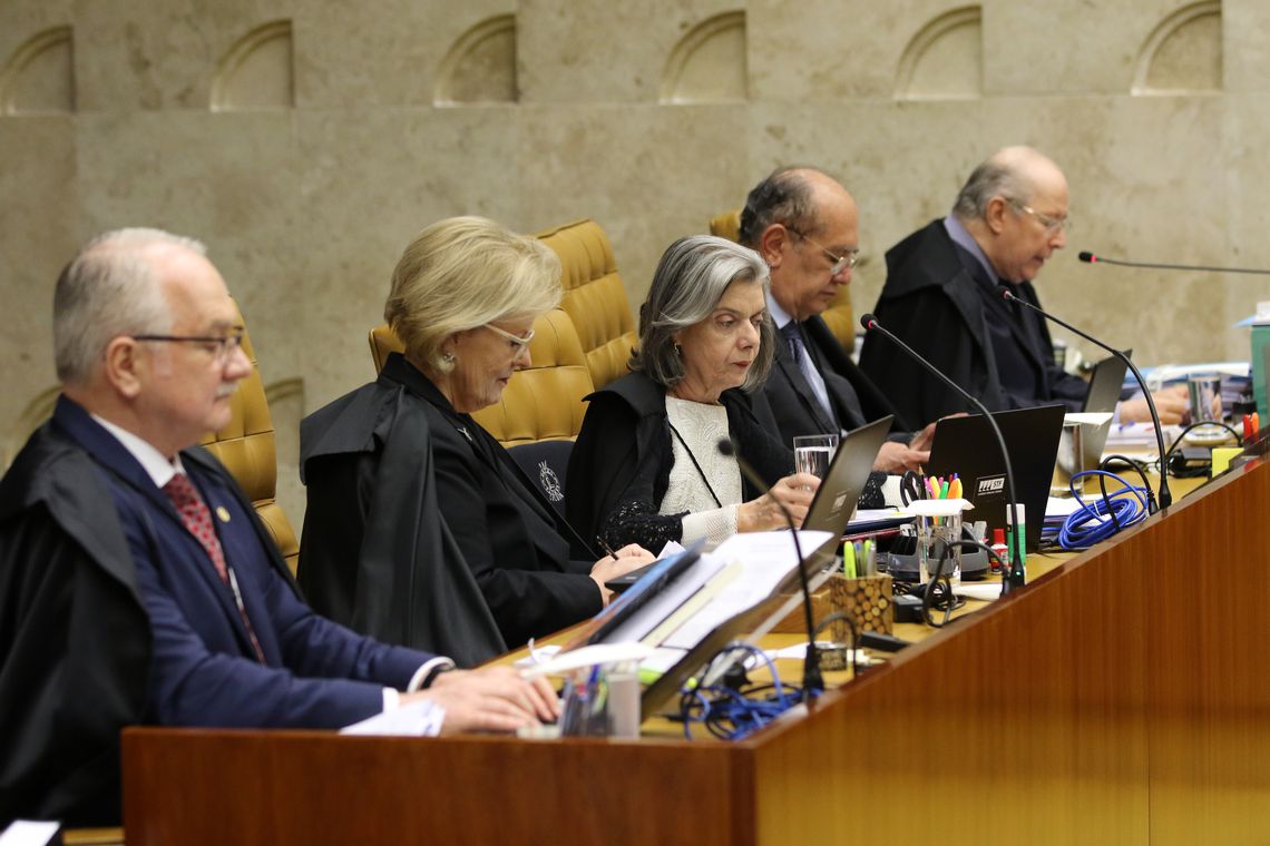 Os ministros Edscon Fachin, Rosa Weber, Carmem Lúcia, Gilmar Menses e Celso de Mello, durante a segunda parte da sessão de hoje (23) para julgamento sobre a validade da prisão em segunda instância do Supremo Tribunal Federal (STF). Foto: Fabio Rodrigues Pozzebom/Agência Brasil