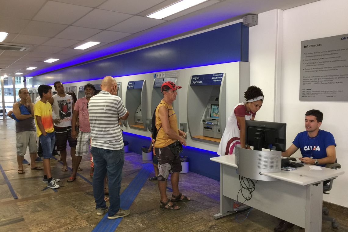 Pagamento do auxílio emergencial chega ao fim nesta terça-feira. Foto: Cristina Indio do Brasil/Agência Brasil