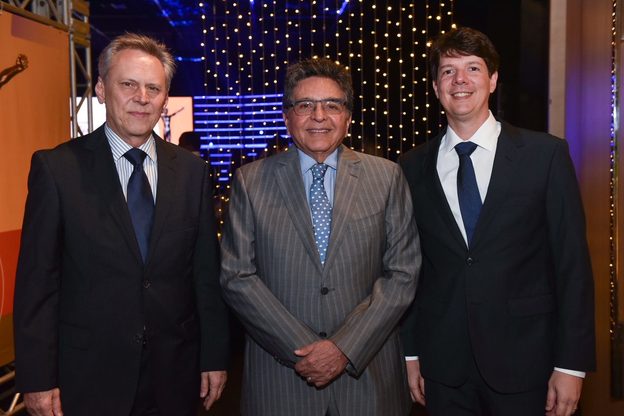 Carlos Magalhães, Walter de Sá Cavalcante e Gustavo Figueiredo no Prêmio Equilibrista 2019. Foto: Monica Zorzanelli