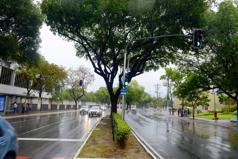 Chuva,Trânsito,carros,Avenida Beira Mar. Foto: Divulgação/Flávio Almeida