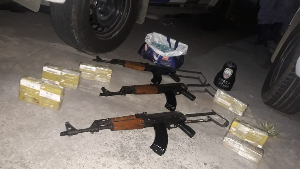 Fuzis apreendidos em Cariacica