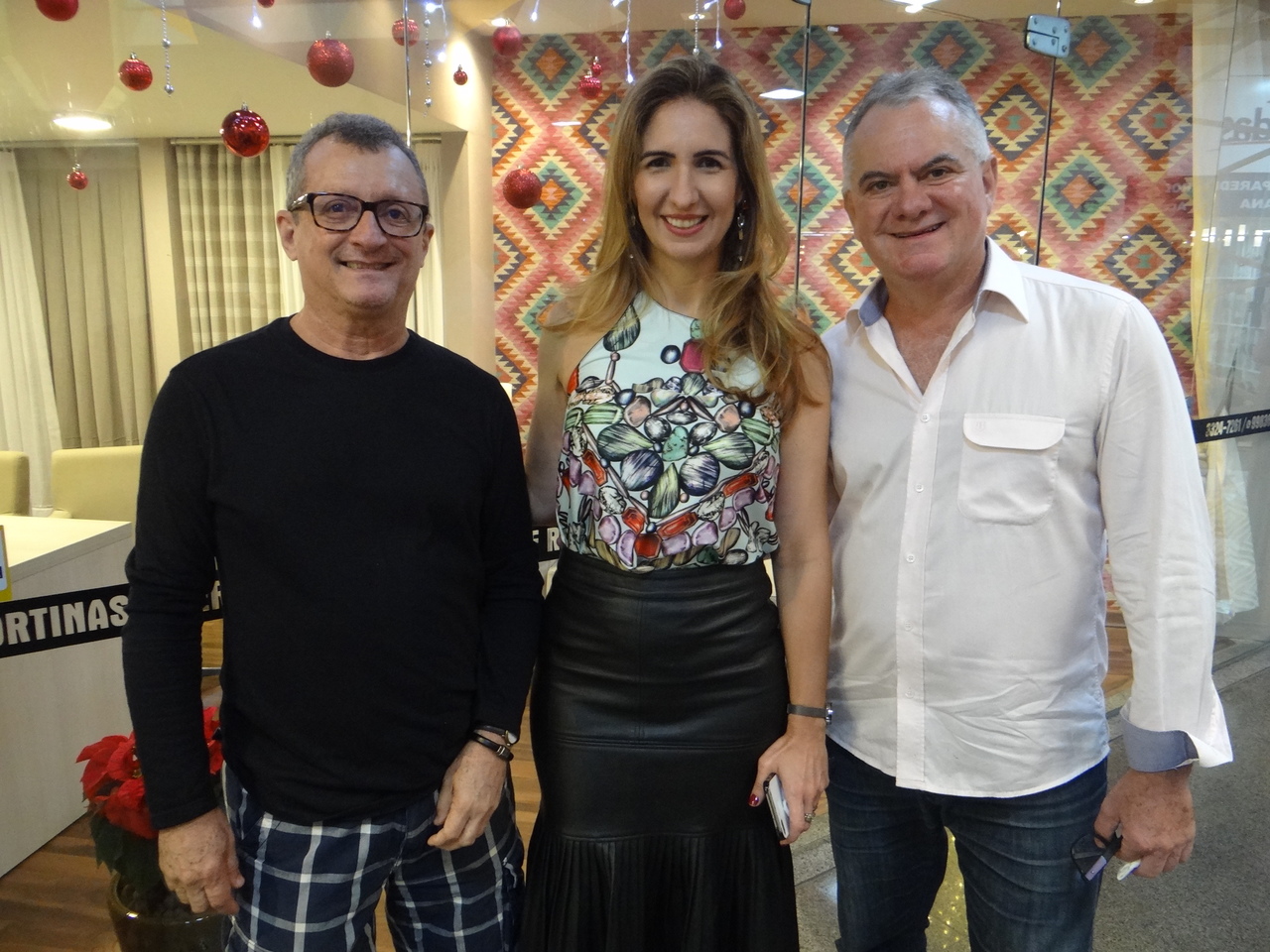 Luiz Carlos Berriel, Emilia Lopes e José Nilton em manhã de décor com inspirações para as festas de fim de ano, no Shopping Rio Branco, em Santa Lúcia. Foto: Divulgação