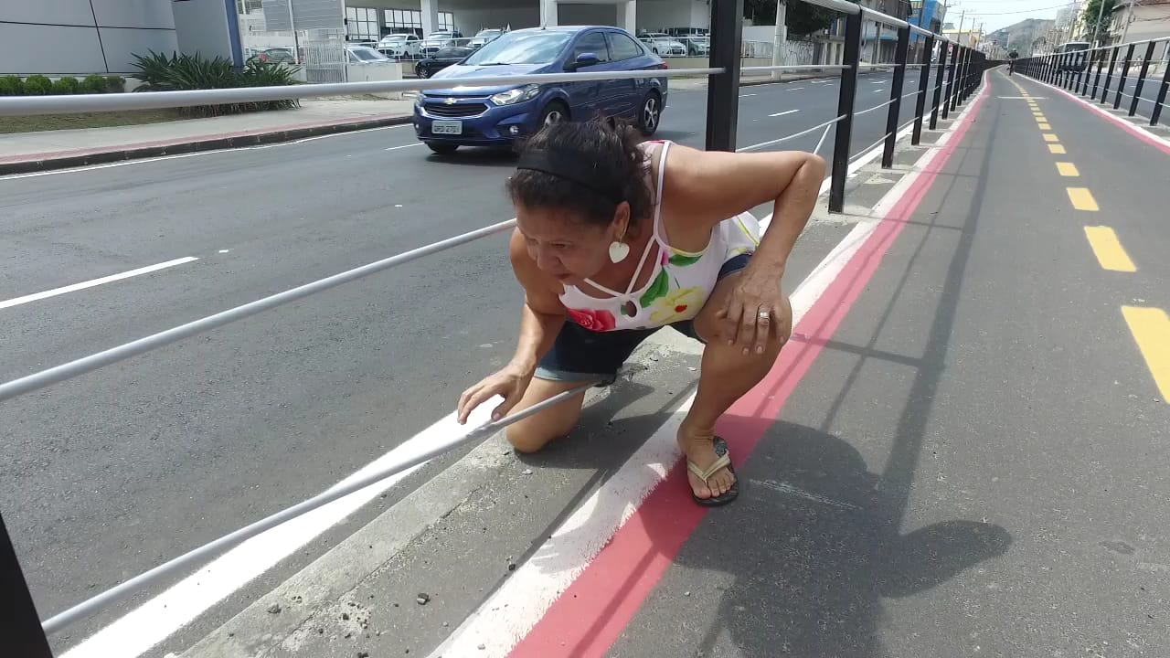 Vandalismo ciclovia Leitão da Silva