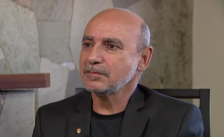 Dados telefônicos de Márcia de Aguiar mostram que o ex-assessor de Flávio Bolsonaro passou por três cidades e endereços ligados a Frederick Wassef. Foto: Reprodução/SBT