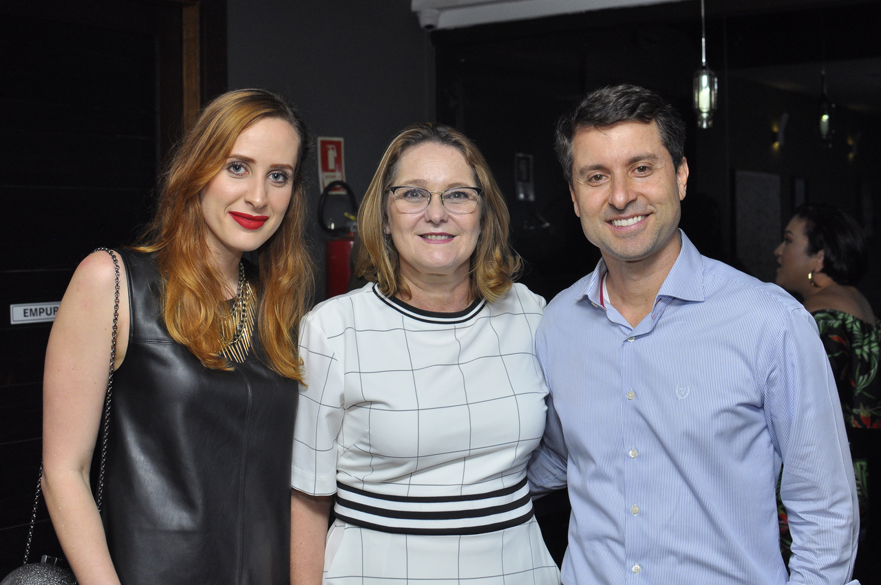 Carolina Sá Cavalcante, Lia Mônica Delpupo e Alessandro Dadalto. Foto: Pepê