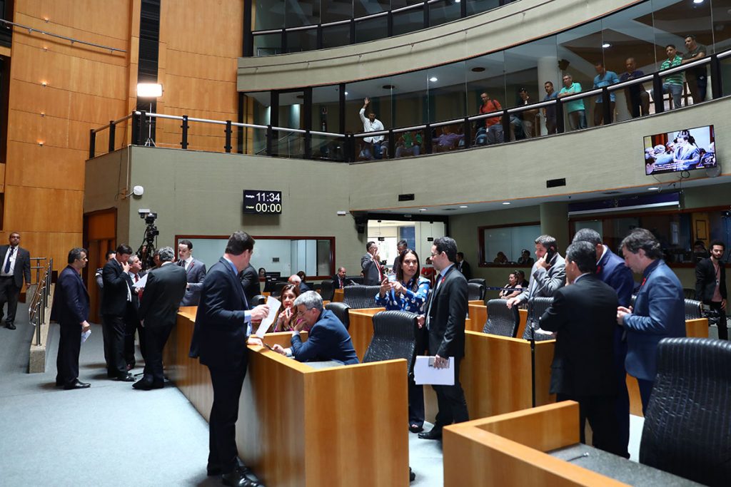Deputados estaduais na Assembleia Legislativa. Foto: Foto: Tati Beling