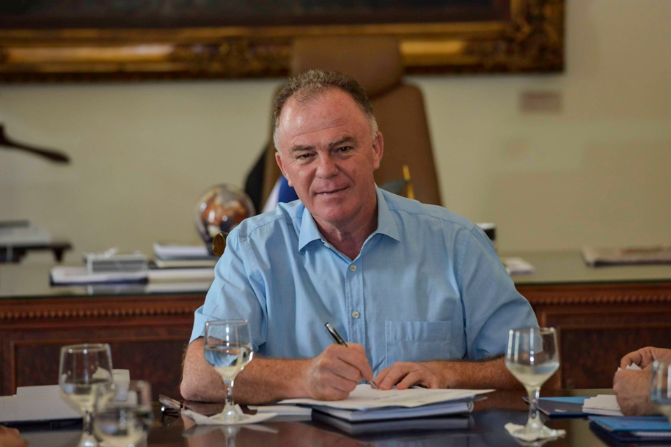 Casagrande promete medidas para conter impacto econômico. Foto: Hélio Filho/Secom