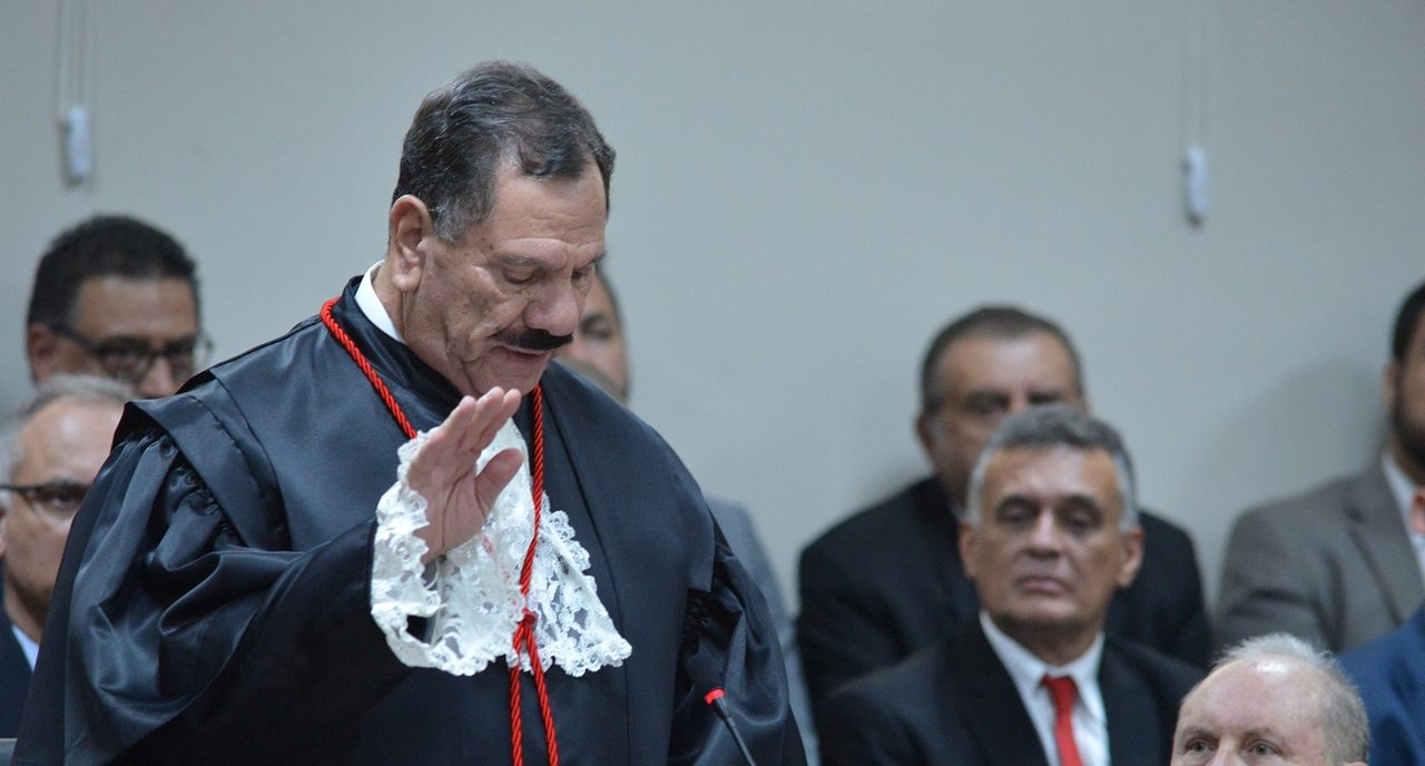 O desembargador Ronaldo de Sousa tomou posse nesta quinta-feira. Foto: Chico Guedes
