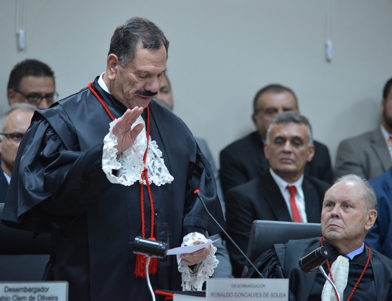 O desembargador Ronaldo de Sousa tomou posse nesta quinta-feira. Foto: Chico Guedes
