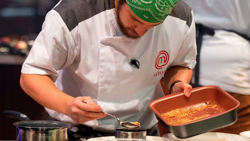 Vitor Bourguignon foi o vencedor da grande final do MasterChef - A Revanche. Foto: Facebook/Masterchef Brasil
