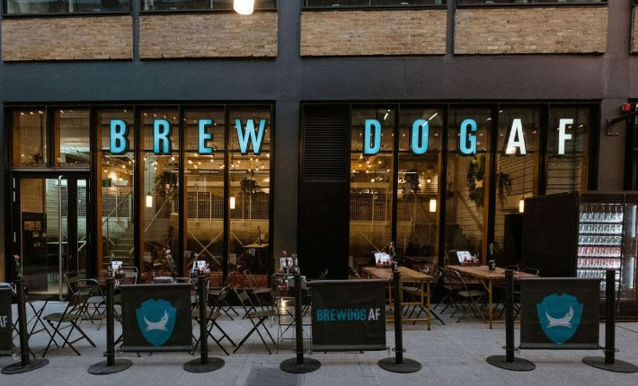 BrewDog inaugurou no início de janeiro em Londres um bar onde só tem bebida sem álcool. Foto: Divulgação