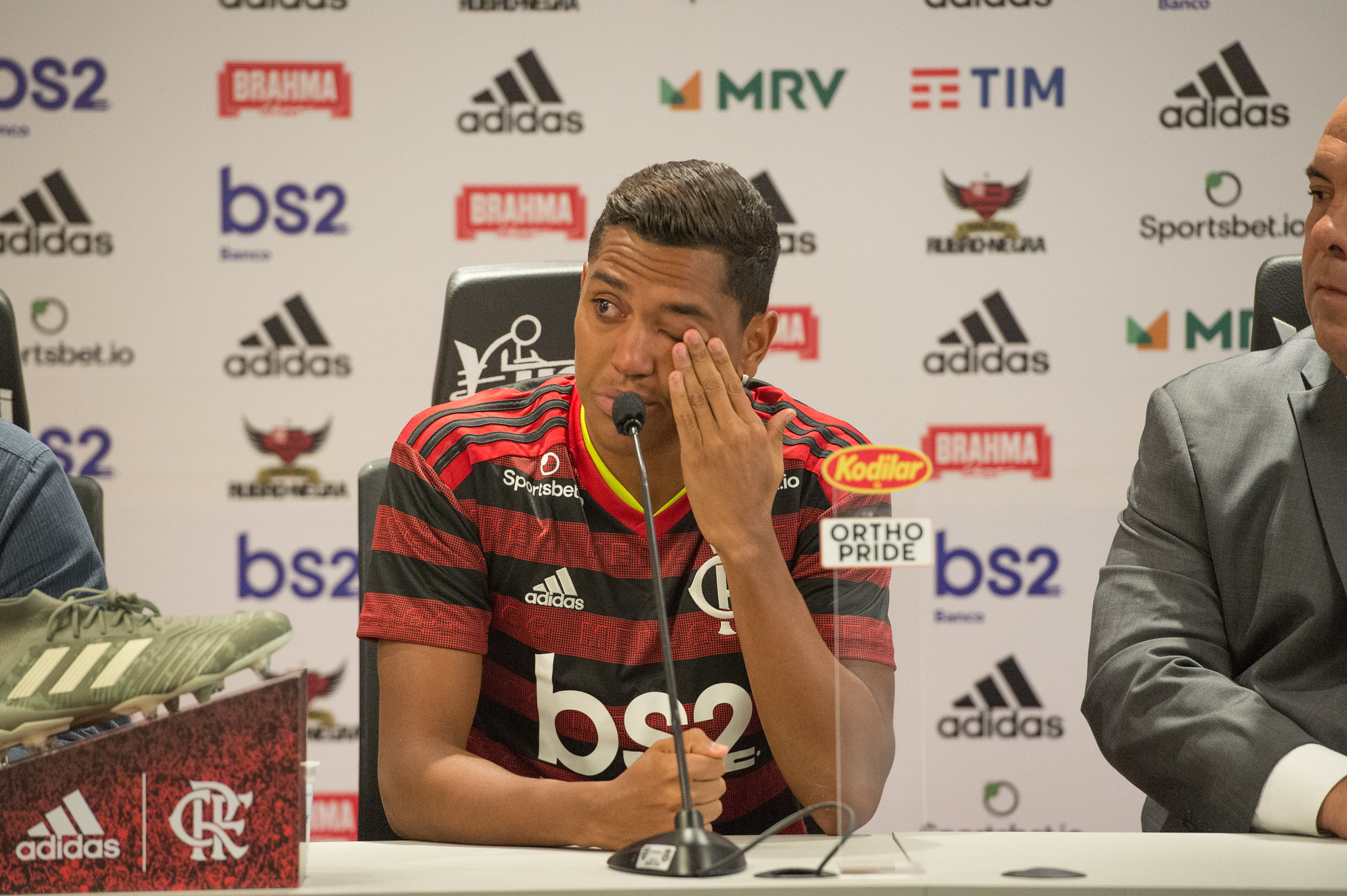 Jogador se emocionou ao falar sobre o novo clube. Foto: Alexandre Vidal/Flamengo
