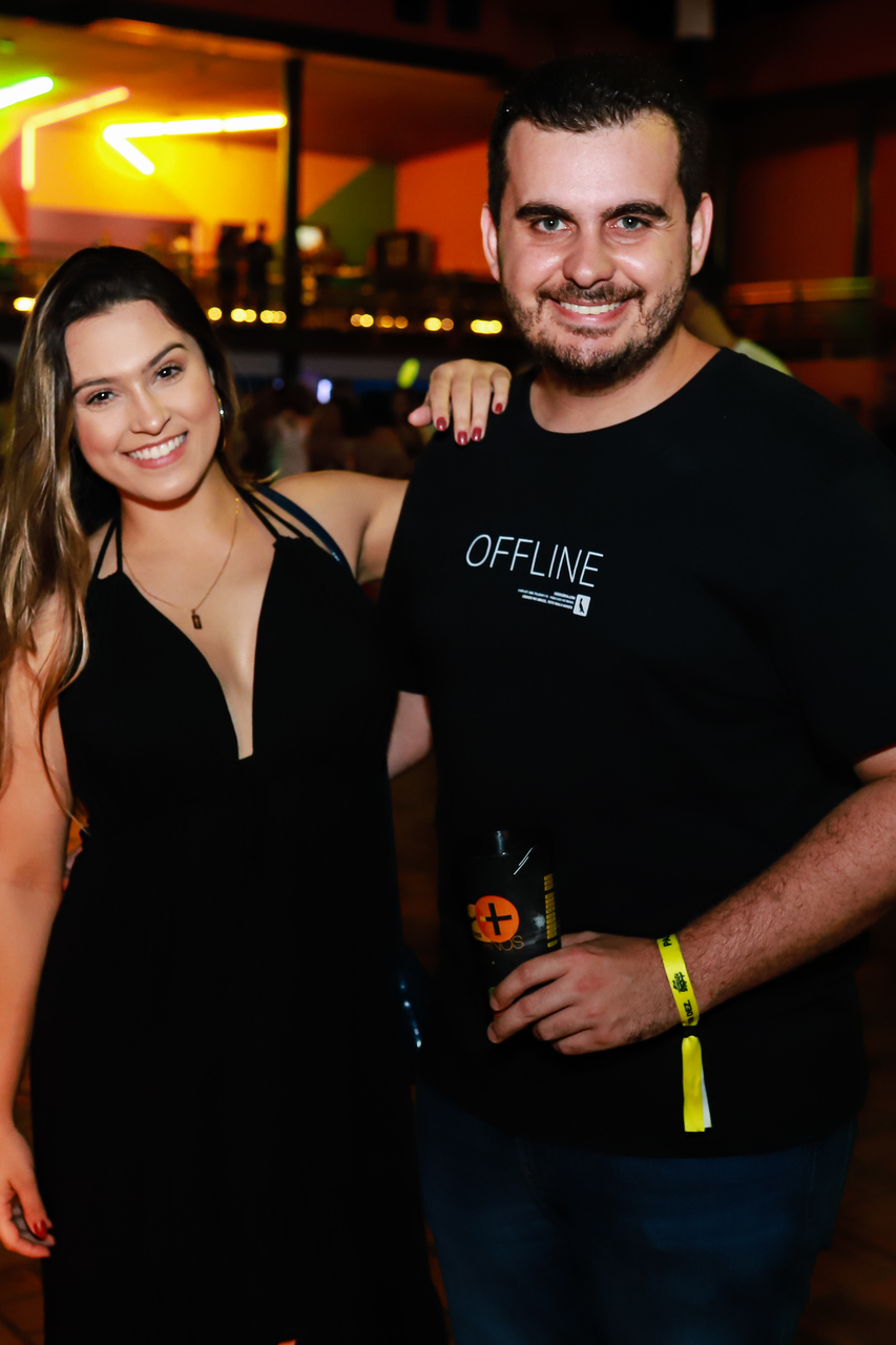 Laiane Biachi e Gabriel Siqueira no show de Gusttavo Lima. Foto: Leo Gurgel