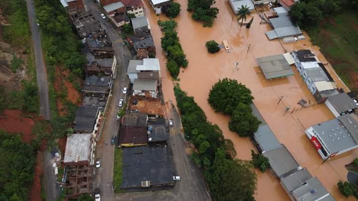 Ruas de Iúna alagadas neste sábado (25). Foto: Internauta