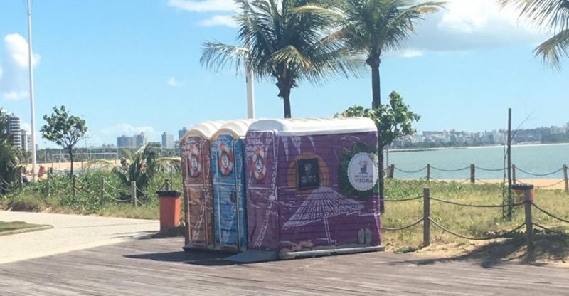 Vitória reforça banheiros químicos pelas praias. Foto: Divulgação/PMV