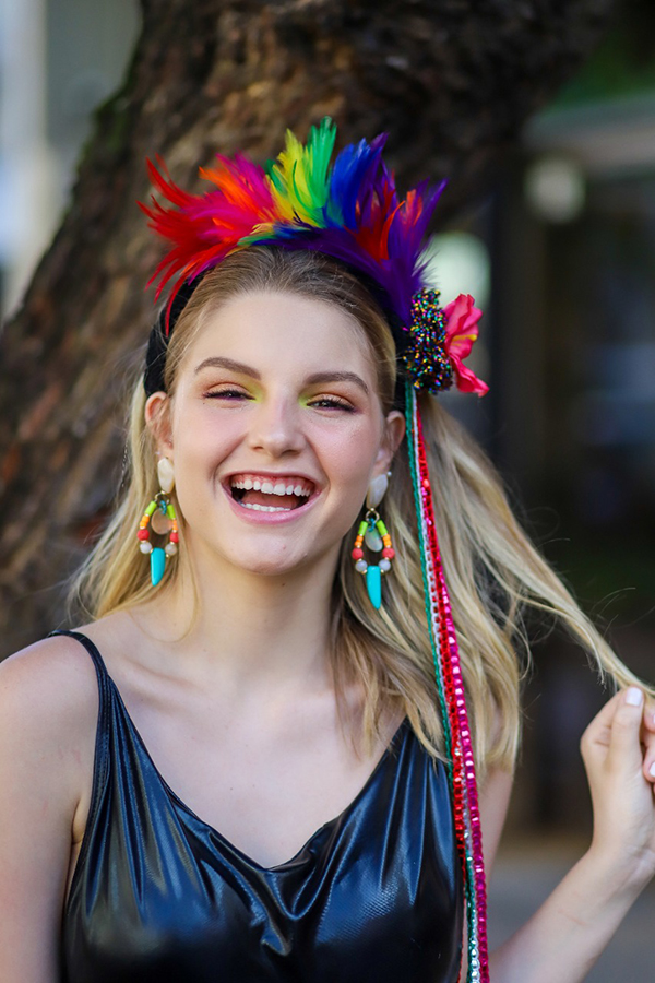 Ana Elisa Lopes em editorial Carnaval para Chapot Acessórios, com produção beauté da equipe Fast Escova Vila Velha. Foto: Vinicius Oliveira