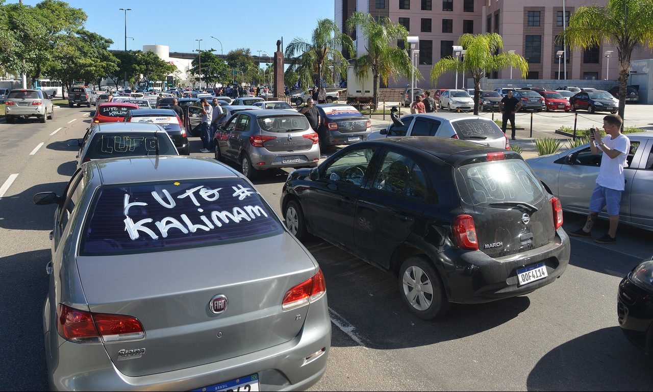 Motoristas de aplicativos cobram ferramentas que possam aumentar a segurança das corridas. Foto: Chico Guedes