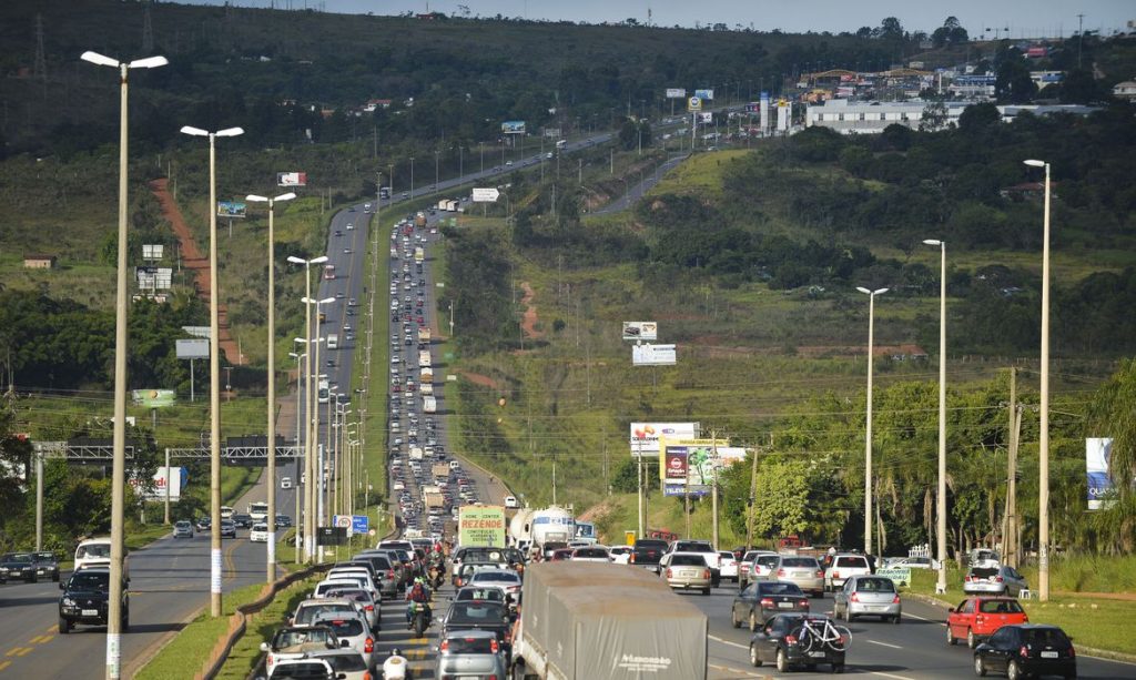 Movimento de saída para o feriado de carnaval tranquilo no Aeroporto JK e rodovias do Distrito Federal. Foto: José Cruz/Agência Brasil