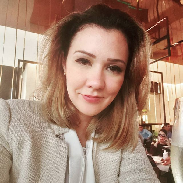 Karina Kufa, advogada de Bolsonaro, confirma que ela está com coronavírus