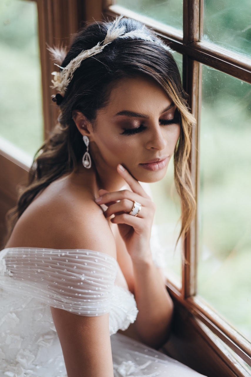 Poli Lobato e Charles Loss, do Espaço Nales, foram os responsáveis pela produção da nossa eterna Miss Stephany Pim no editorial para os irmãos Arthur e Karla Bautz fotografado em Pedra Azul. Foto: Luciano Pacheco e Crisley Dellaqua/Fotocerta