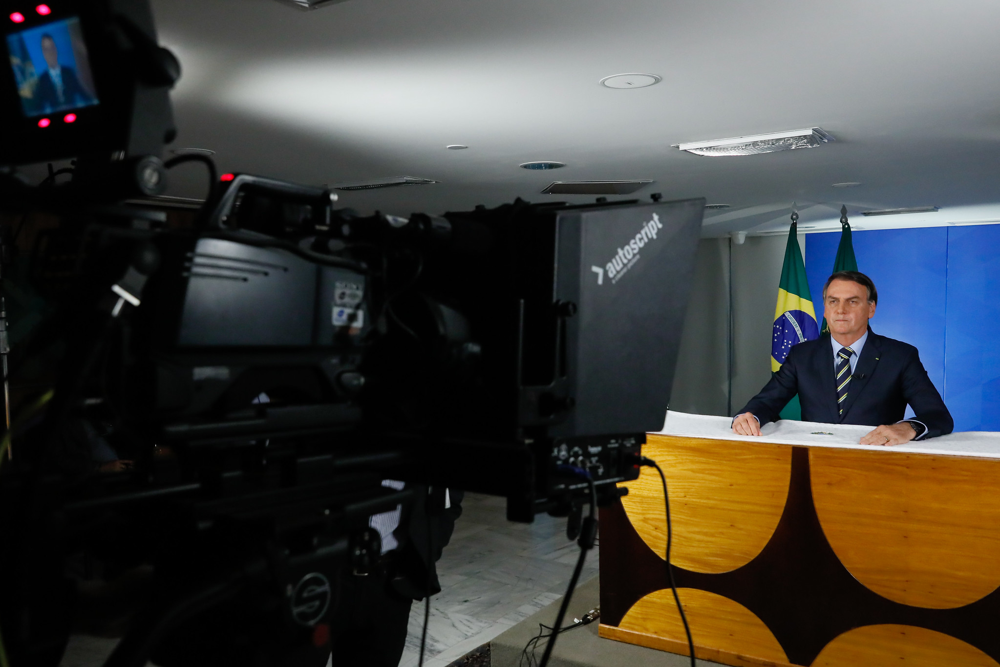 Pronunciamento de Bolsonaro foi feito com ajuda de Carlos e 'gabinete do ódio'. Foto: Isac Nóbrega/PR