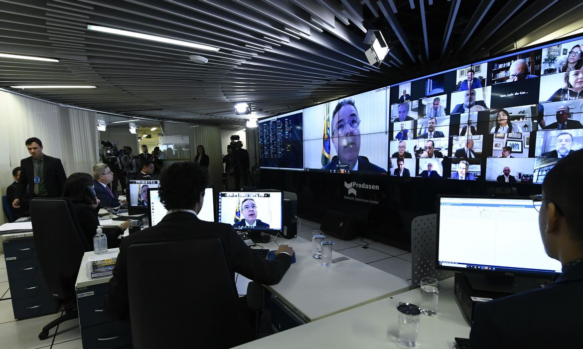 Senado vota nesta segunda auxílio de R$ 600 para autônomos e informais. Foto: Jane de Araújo/Agência Senado