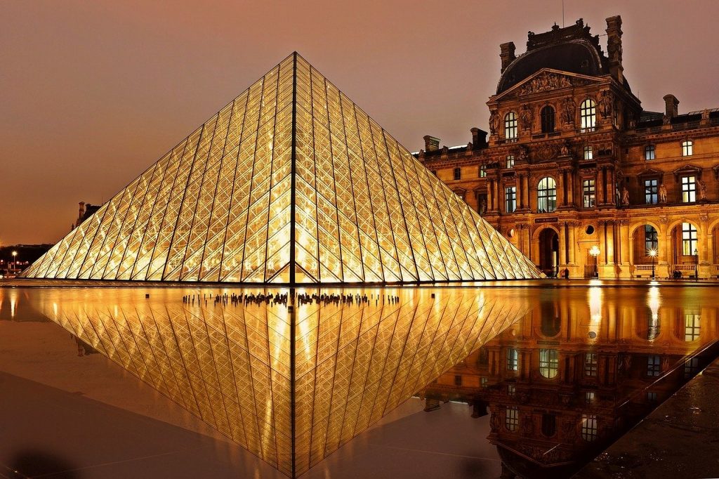 Museu do Louvre, em Paris. Foto: Pixabay