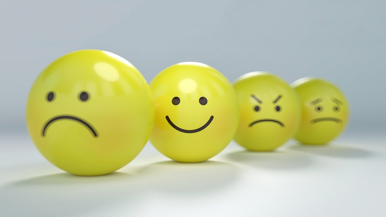 É possível ser feliz em tempos de coronavírus. Foto: Gino Crescoli/Pixabay