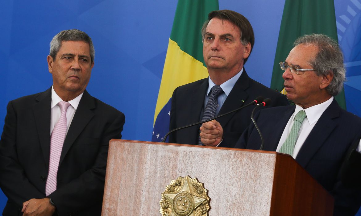 'Homem que decide economia no Brasil é um só: chama-se Paulo Guedes', diz Bolsonaro. Foto: Marcello Casal/Agência Brasil