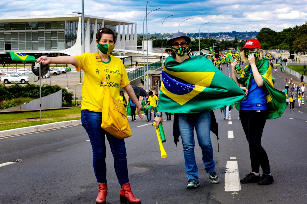 Manifestantes em Brasília inflam discursos antidemocráticos das redes bolsonaristas. Foto: Wallace Martins/Futura Press/Estadão Conteúdo