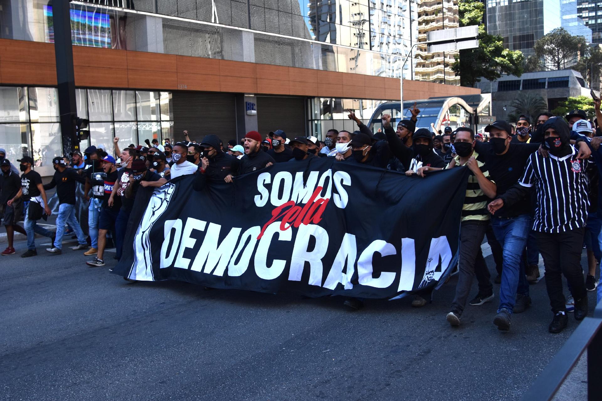 Quem está por trás das manifestações dos torcedores na Paulista? Foto: Roberto Casimiro/Estadão Conteúdo