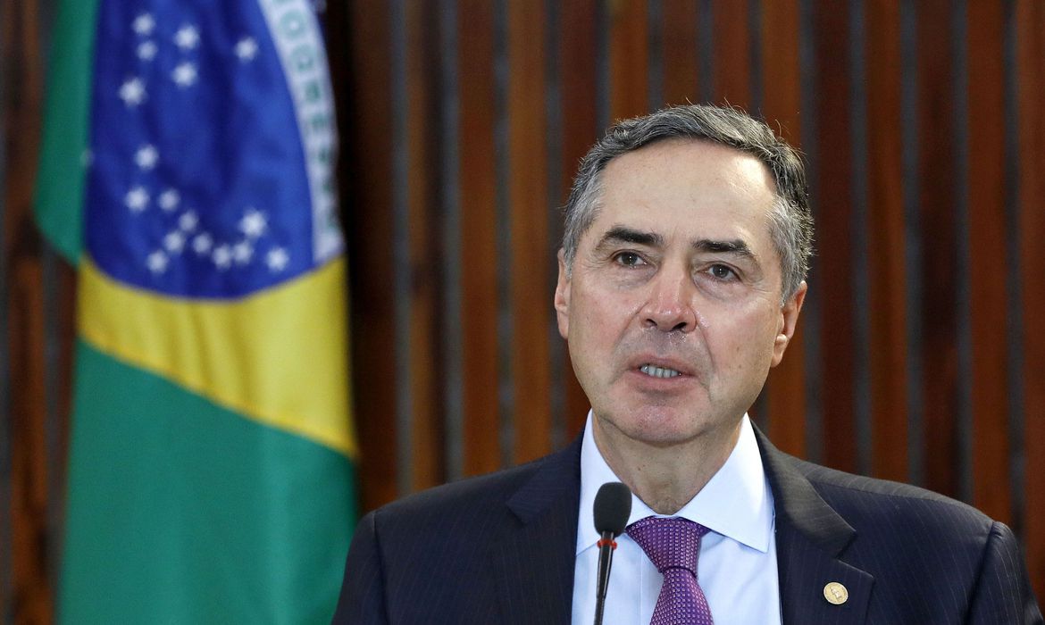 Barroso diz que Poder Judiciário não tem como "paralisar" as fake news. Foto: Roberto Jayme/ASCOM/TSE